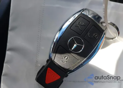 2015 Mercedes-Benz C 300 4Matic из США, поврежденный, VIN 55SWF4KB9FU065615